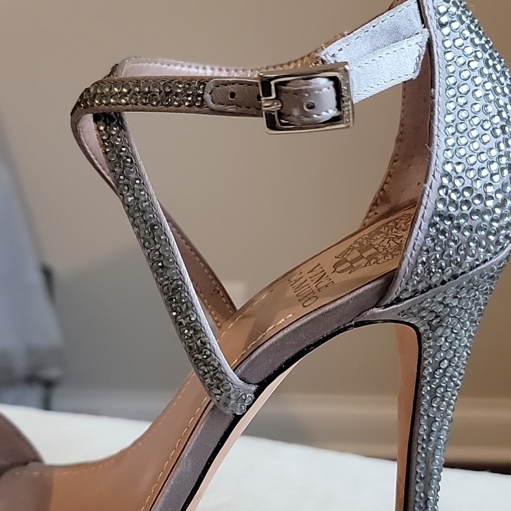 Vince Camuto Gernetto Platinum Crystal Stiletto Heels Size 7.5 - Picture 6 of 11
